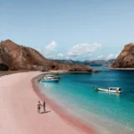 Boat tour Gili Pantai pink